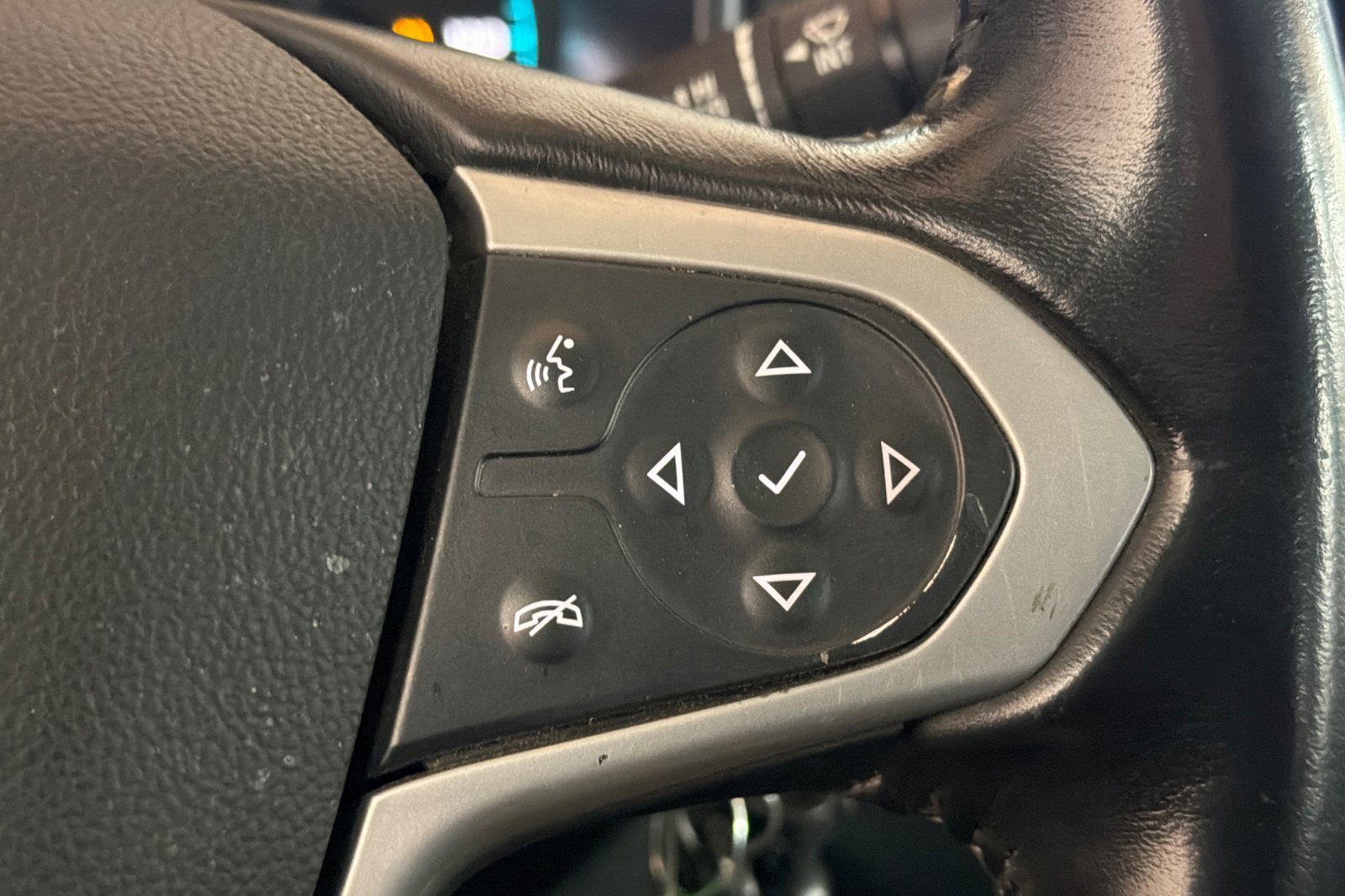 Used 2022 Chevrolet Colorado LT w/ LT Convenience Package image 31