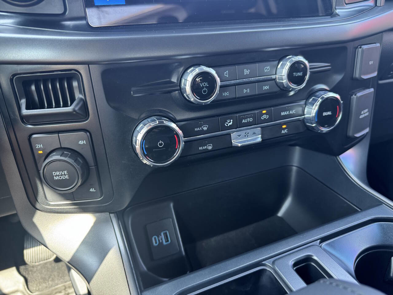 Used 2024 Ford F150 XLT w/ XLT Black Appearance Package image 13