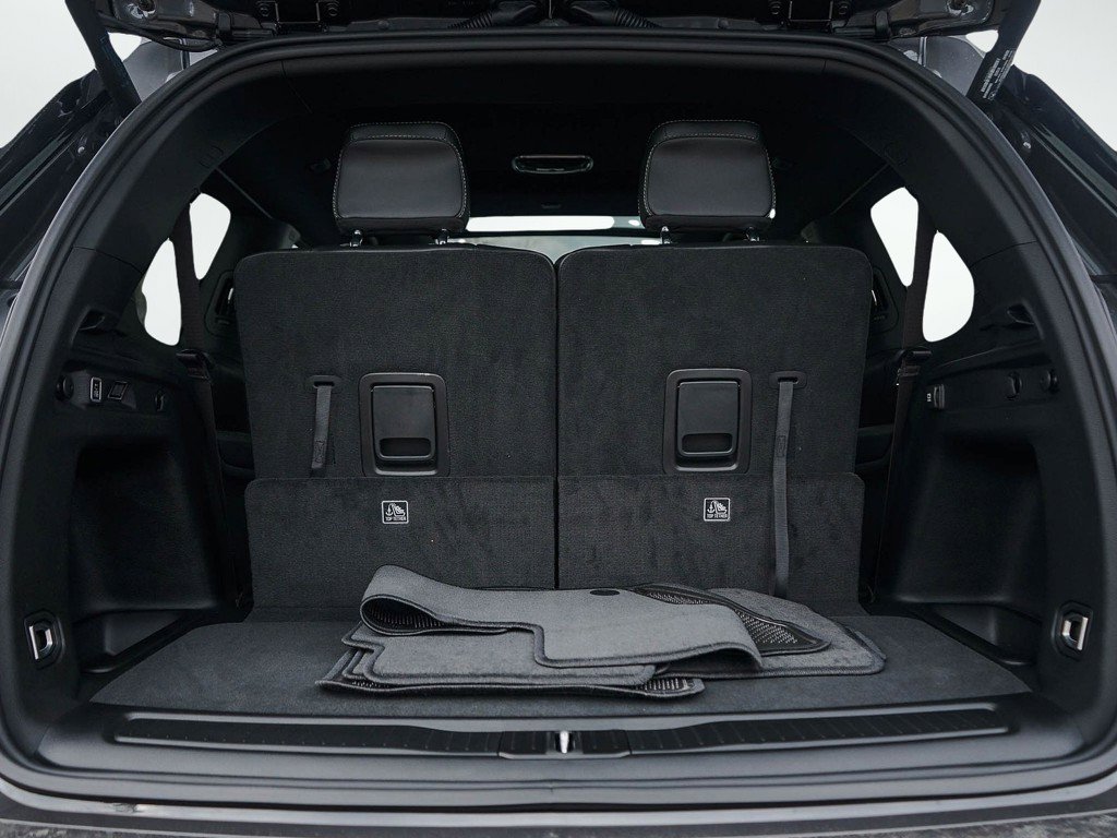 New 2025 Jeep Grand Cherokee L Limited w/ Black Appearance Package image 8