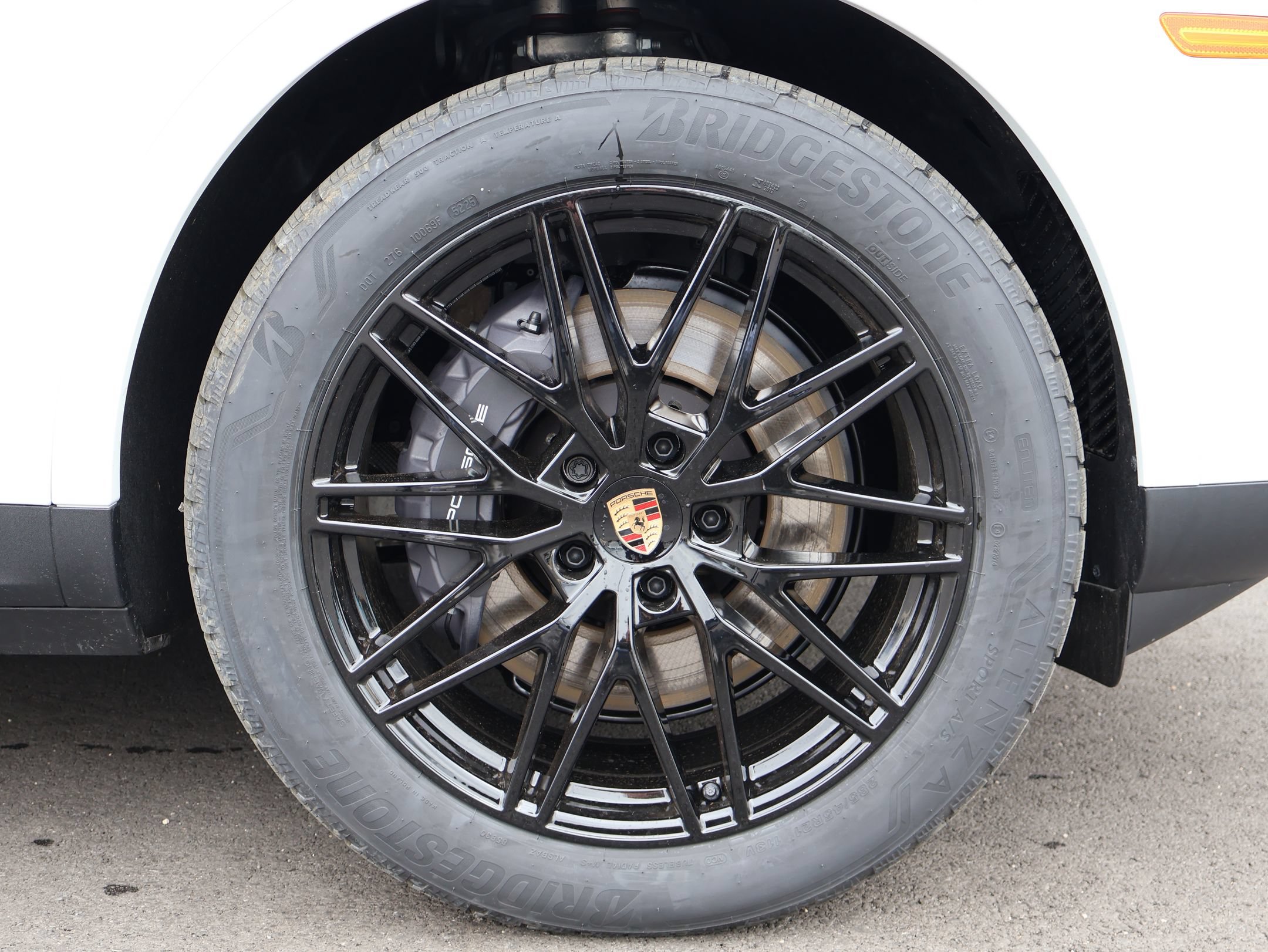 New 2026 Porsche Cayenne Coupe AWD/4WD image 28