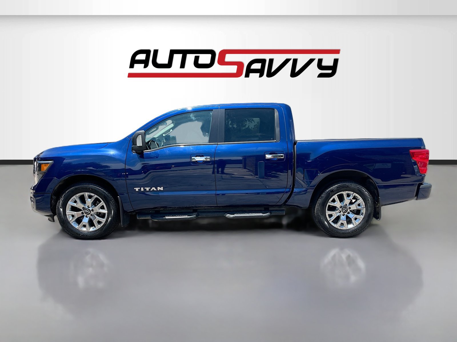 Used 2023 Nissan Titan SV w/ SV Convenience Package RWD image 4