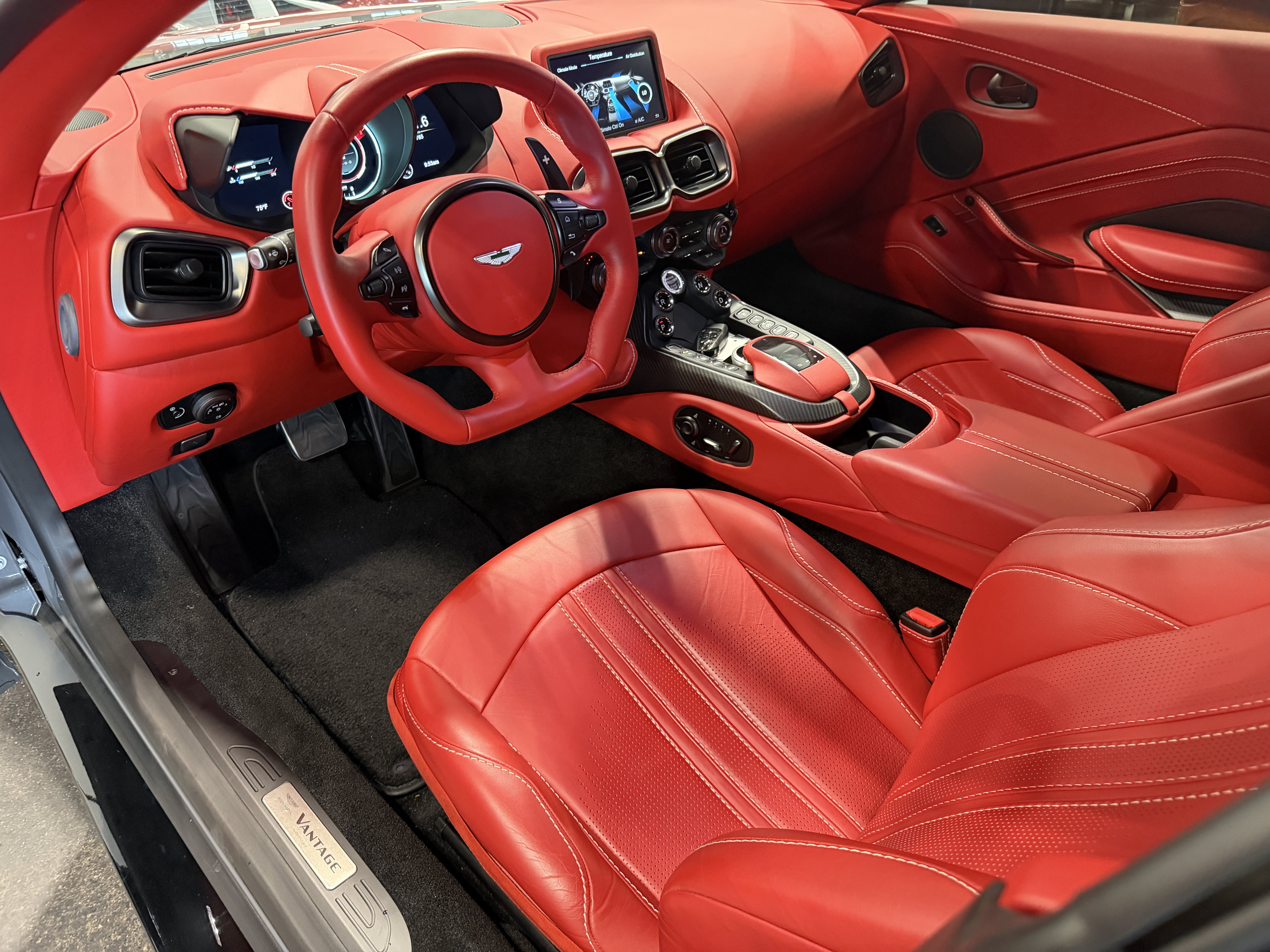 Used 2019 Aston Martin V8 Vantage Coupe RWD image 10