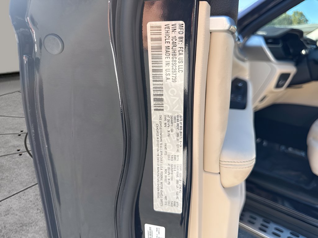 Used 2025 Jeep Grand Cherokee Limited AWD/4WD image 27