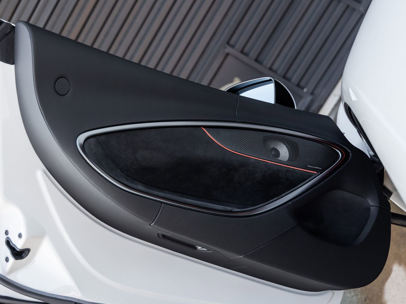 Used 2024 McLaren Artura image 23