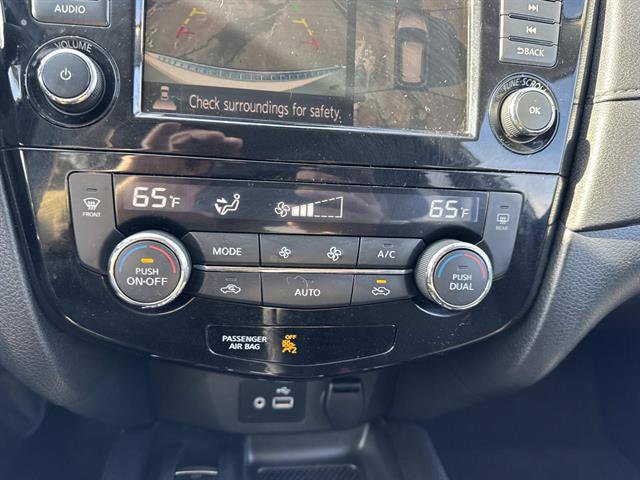 Used 2020 Nissan Rogue SV w/ Premium Package image 37
