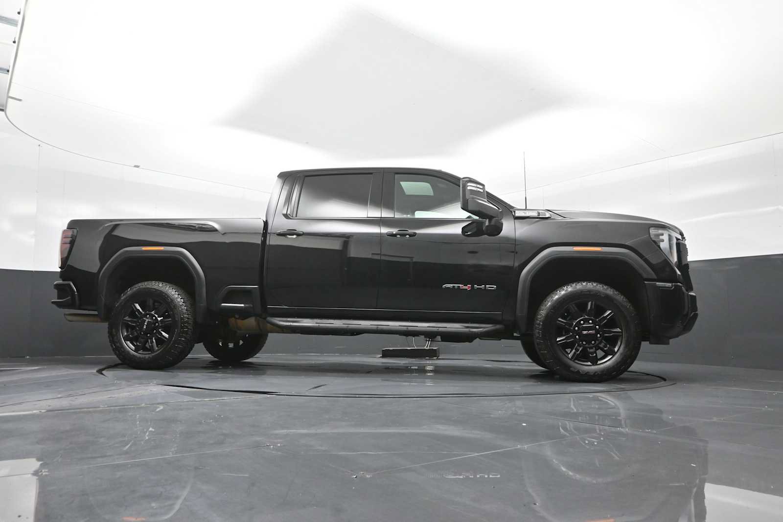 Used 2024 GMC Sierra 2500 AT4 w/ AT4 Preferred Package AWD/4WD image 39
