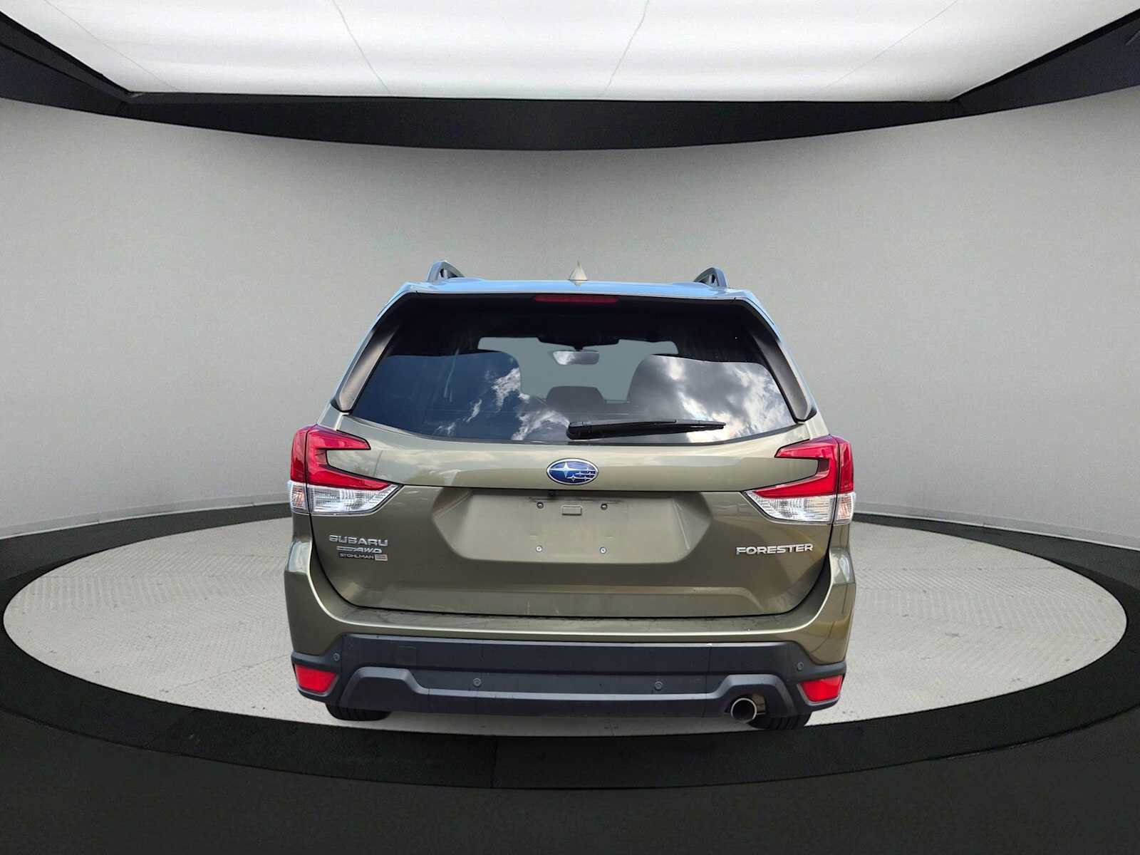 Used 2022 Subaru Forester Limited AWD/4WD image 7