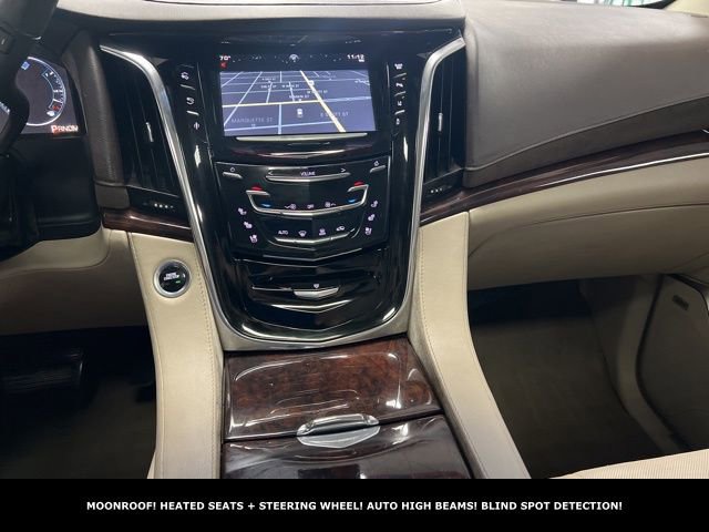 Used 2015 Cadillac Escalade Luxury AWD/4WD image 27