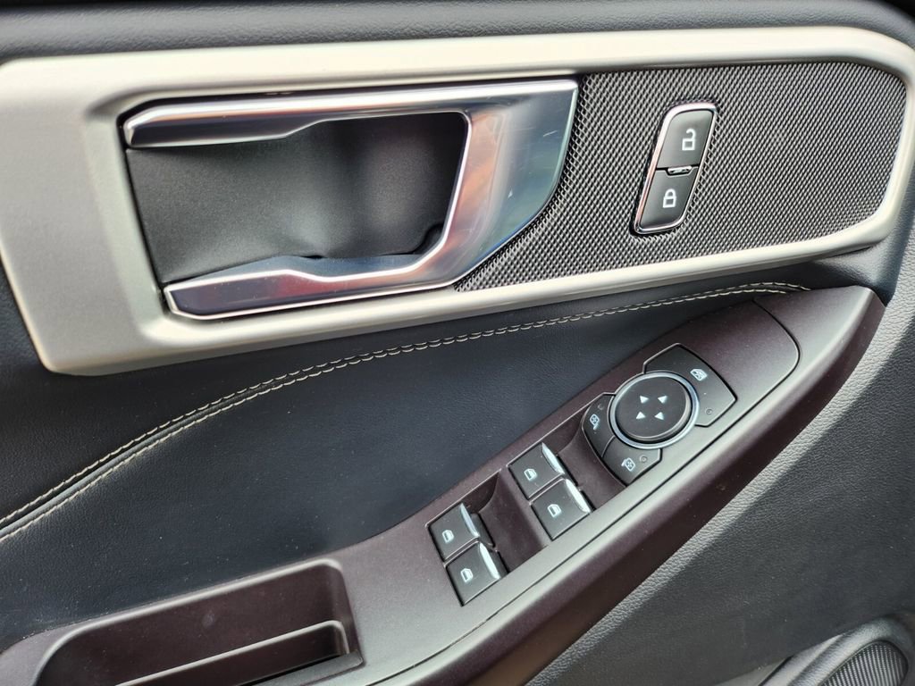 Used 2020 Ford Explorer XLT w/ Equipment Group 202A image 34