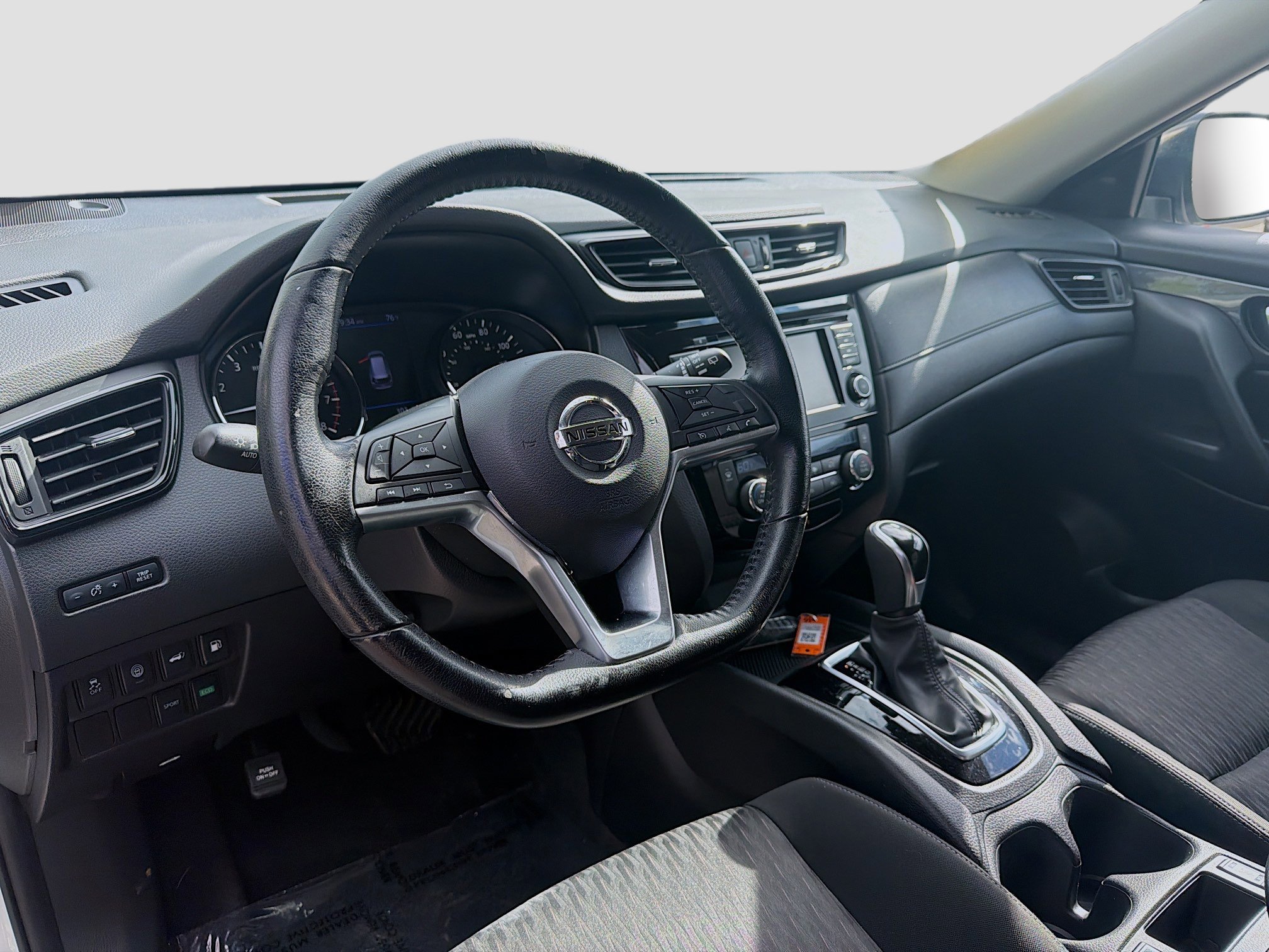 Used 2020 Nissan Rogue SV FWD image 9