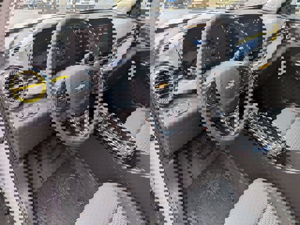 New 2026 Chevrolet Trax LT w/ Sunroof Package FWD image 30