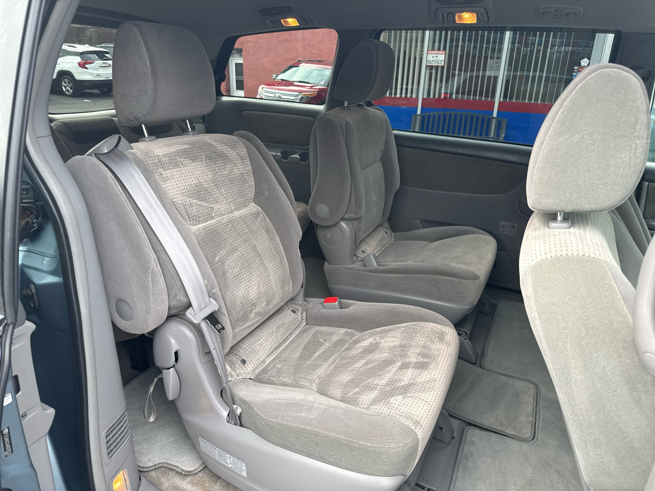 Used 2010 Toyota Sienna LE image 25