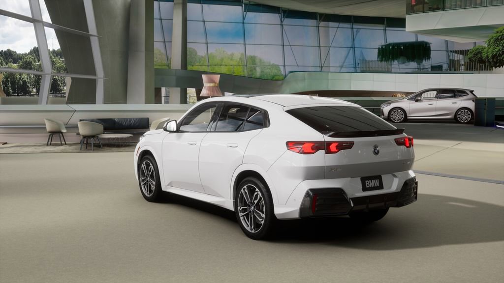 New 2026 BMW X2 xDrive28i w/ Technology Package image 2