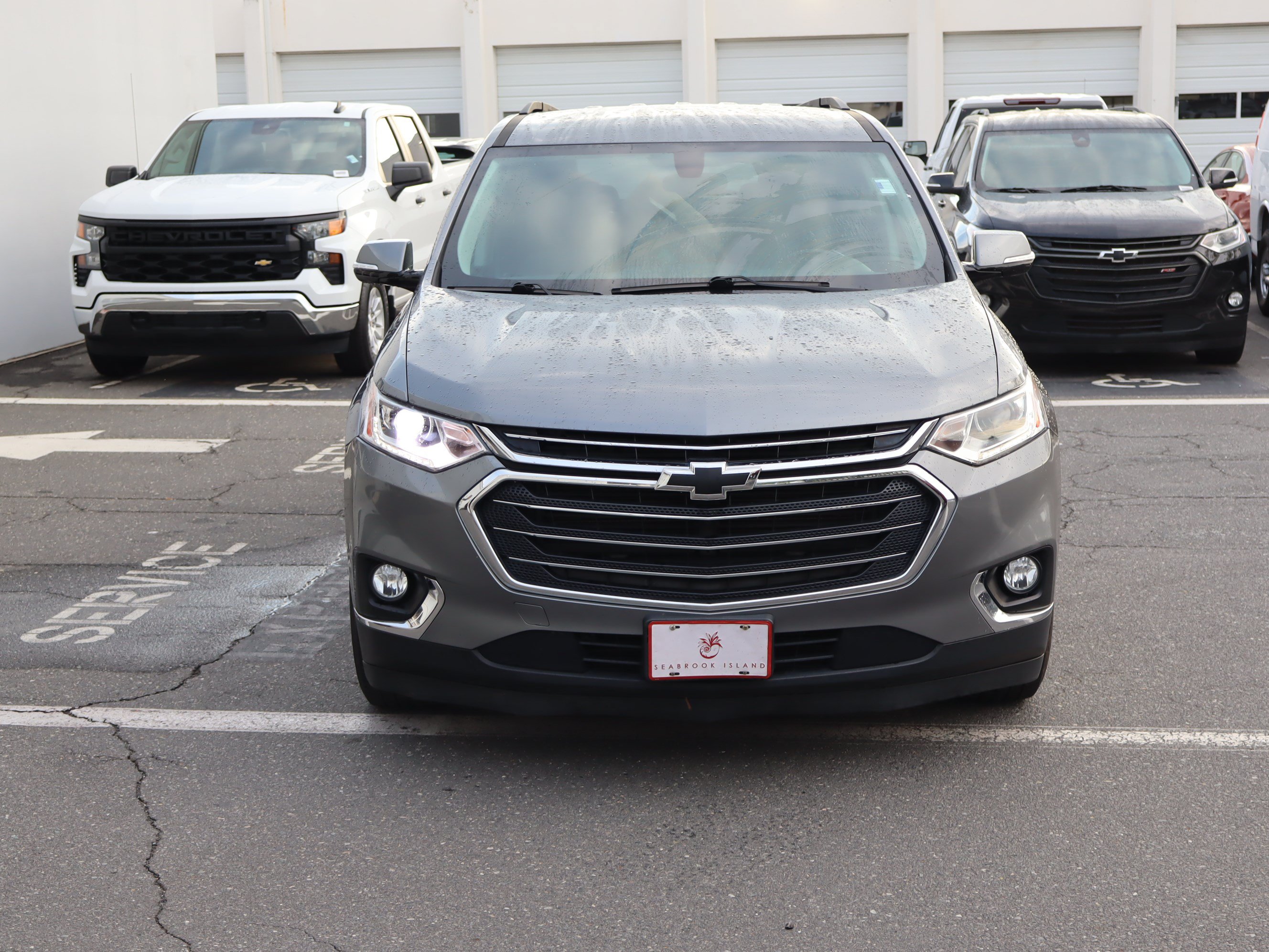 Used 2019 Chevrolet Traverse LT FWD image 3