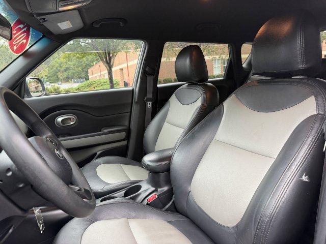 Used 2015 Kia Soul FWD image 14