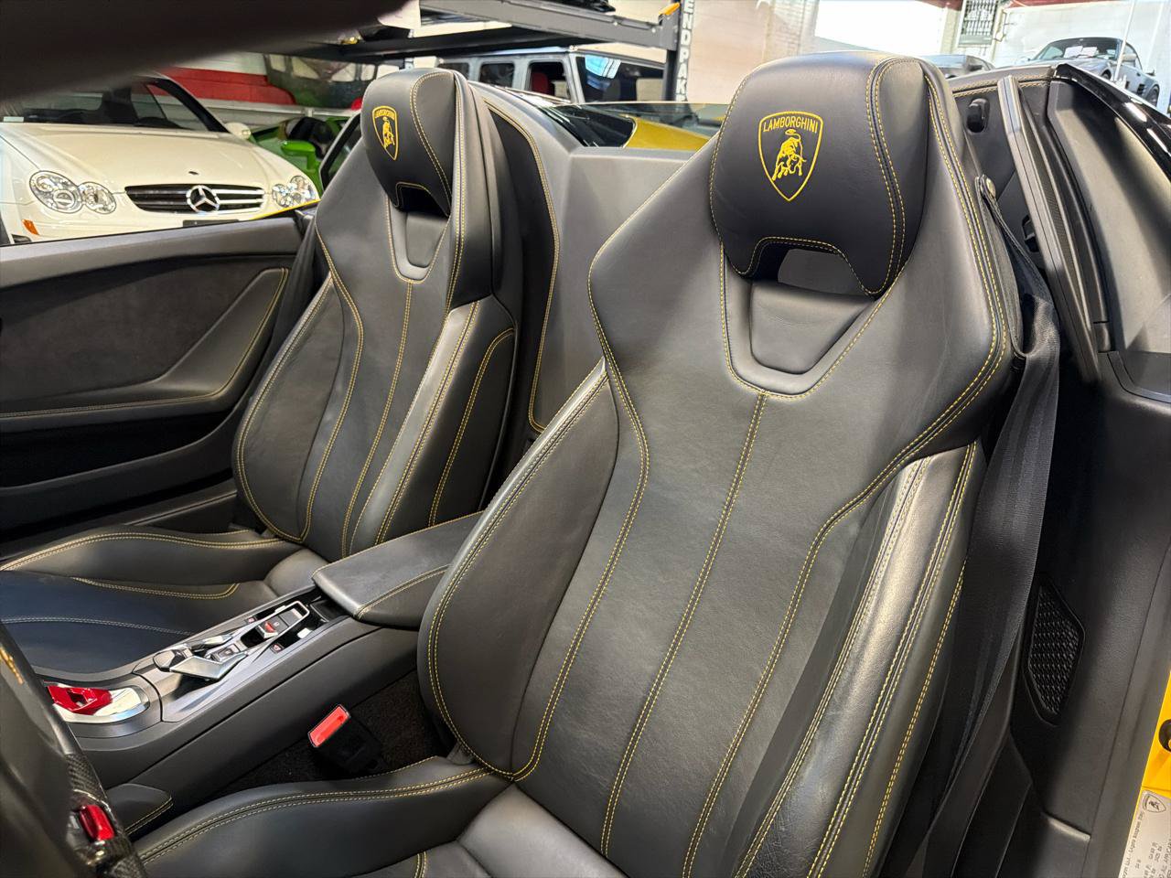 Used 2016 Lamborghini Huracan LP 610-4 AWD/4WD image 23