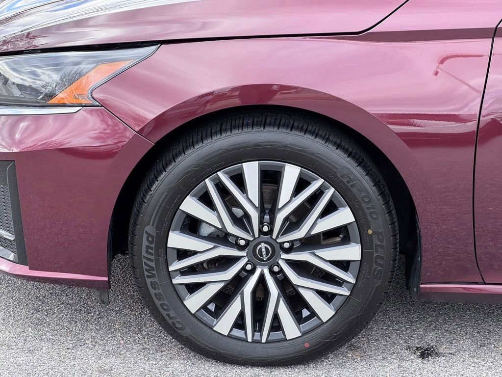 Used 2024 Nissan Altima 2.5 SV image 31