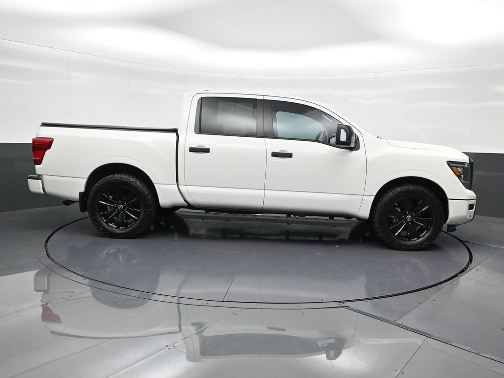 Used 2023 Nissan Titan SV w/ SV Convenience Package image 7