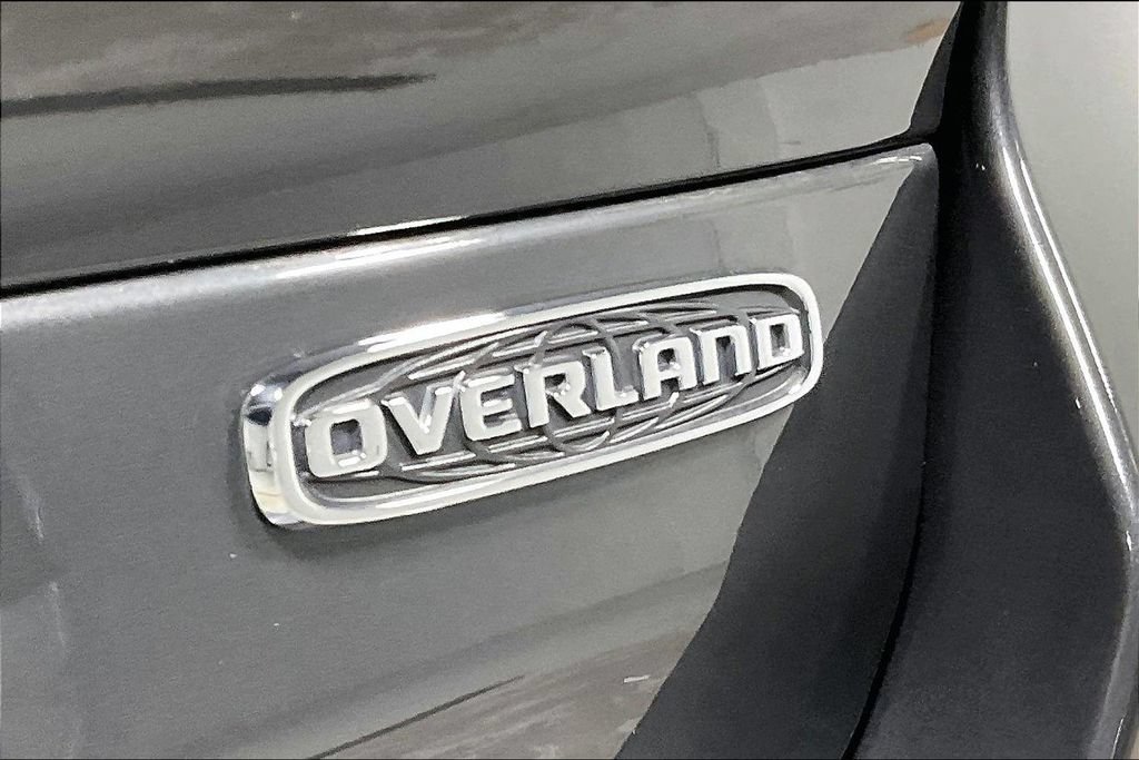 Used 2021 Jeep Grand Cherokee L Overland w/ Luxury Tech Group IV AWD/4WD image 40