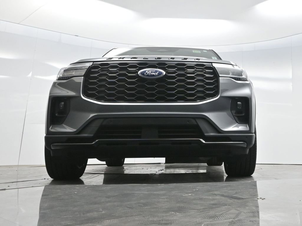 Used 2025 Ford Explorer ST-Line w/ Premium Package image 55