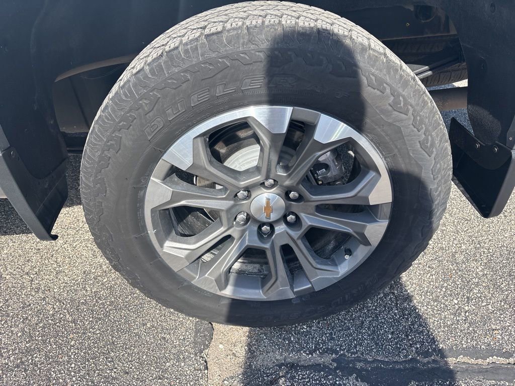 Used 2025 Chevrolet Silverado 1500 High Country image 15