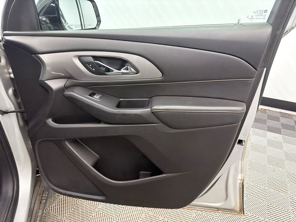 Used 2019 Chevrolet Traverse LS image 15