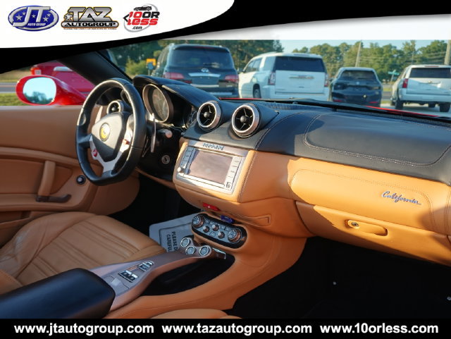 Used 2014 Ferrari California RWD image 18