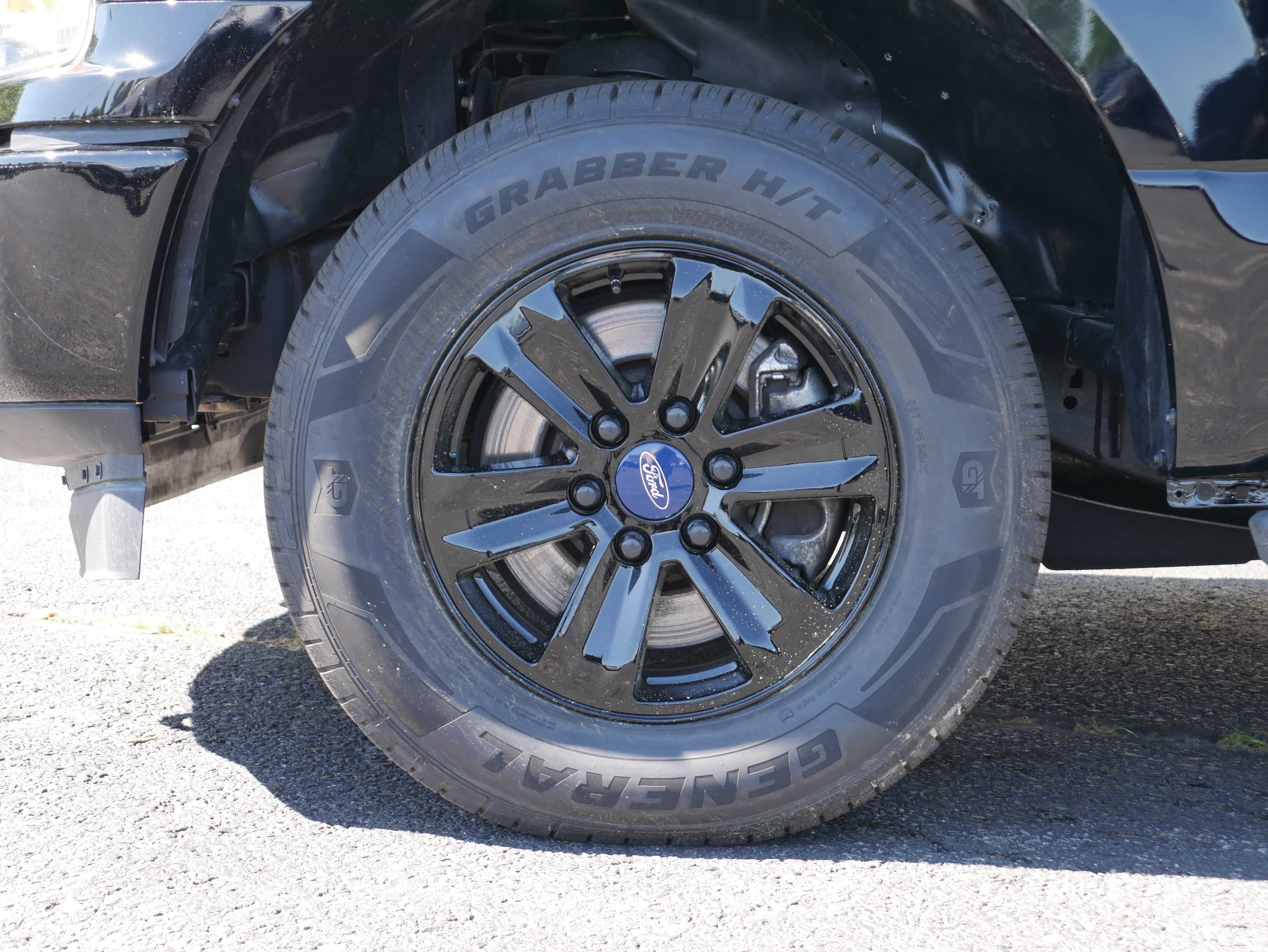Used 2018 Ford F150 XLT w/ Equipment Group 302A Luxury AWD/4WD image 11