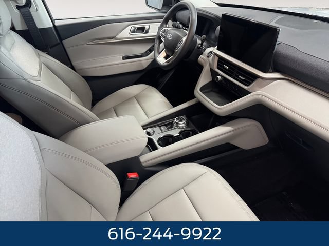New 2026 Ford Explorer Active w/ Active Comfort Package AWD/4WD image 4
