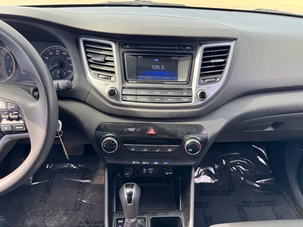 Used 2017 Hyundai Tucson SE w/ SE Popular Package 02 AWD/4WD image 2