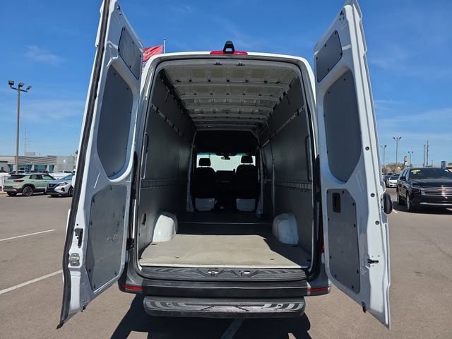 Used 2022 Mercedes-Benz Sprinter 2500 image 11