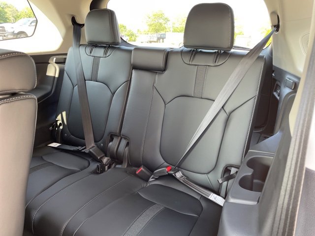 New 2025 Honda Pilot Touring image 14