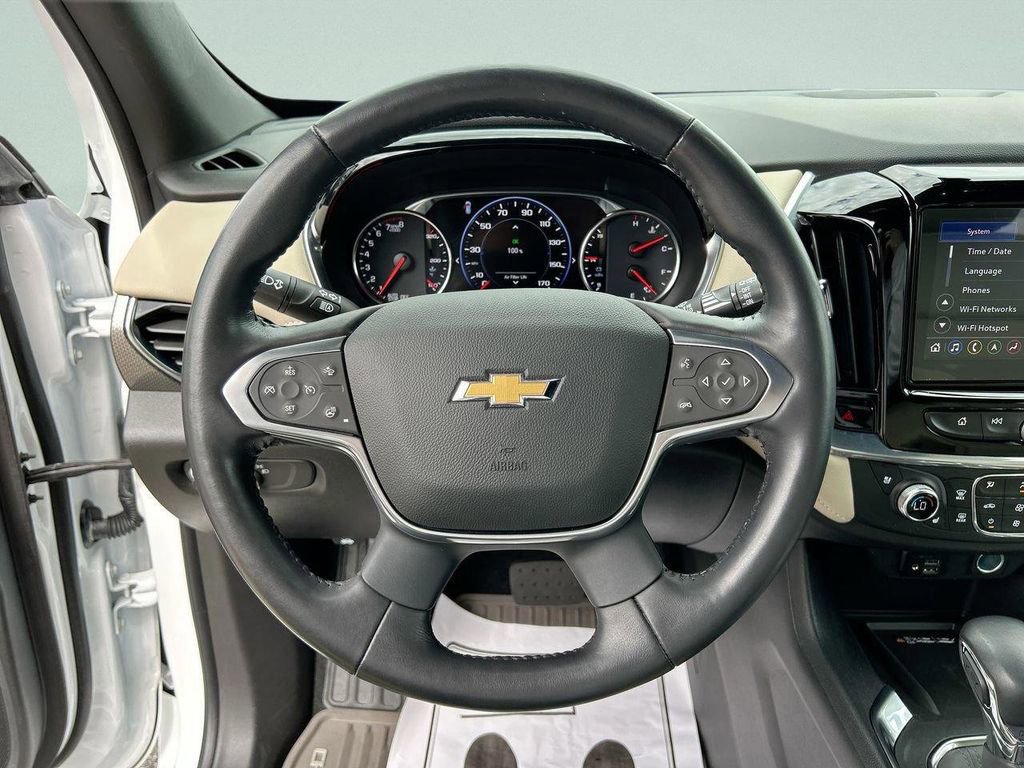 Used 2022 Chevrolet Traverse Premier image 34