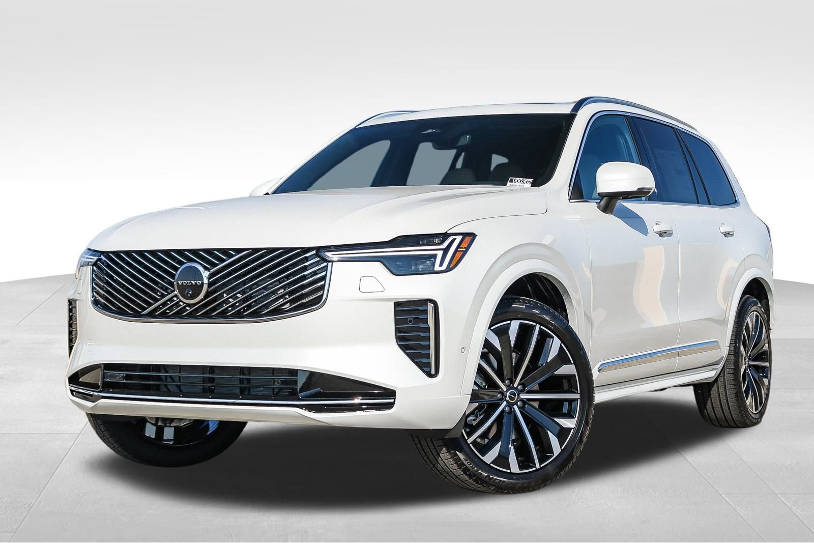 New 2026 Volvo XC90 B6 Ultra w/ Protection Package