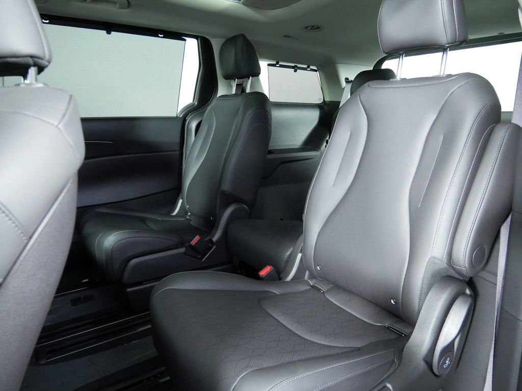 New 2026 Kia Carnival SX image 16