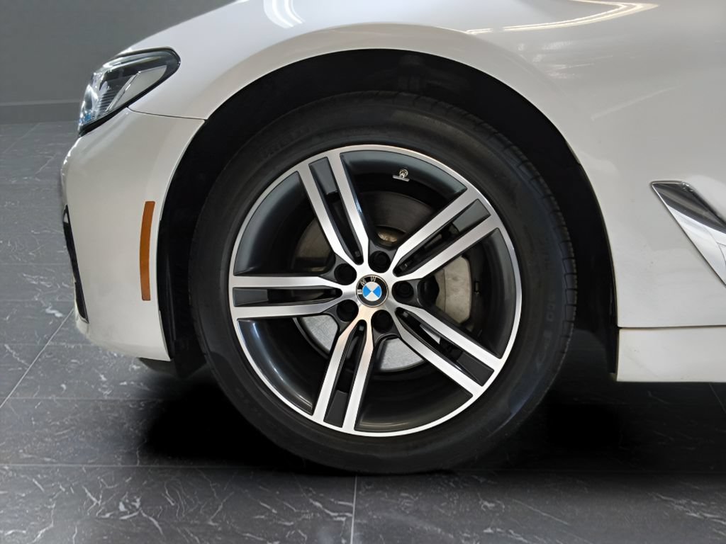 Used 2023 BMW 530i xDrive w/ Premium Package AWD/4WD image 8