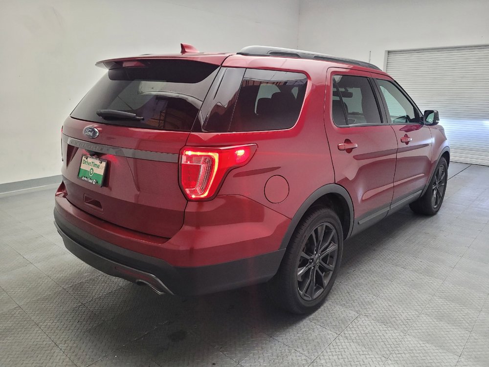 Used 2017 Ford Explorer XLT FWD image 9