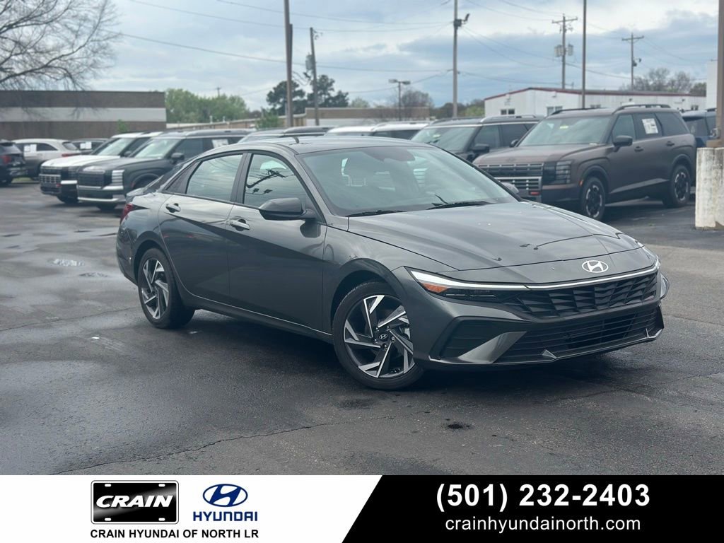 Used 2025 Hyundai Elantra Sport image 1