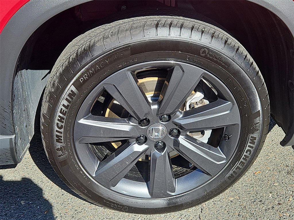 Certified 2025 Honda Pilot Sport image 10