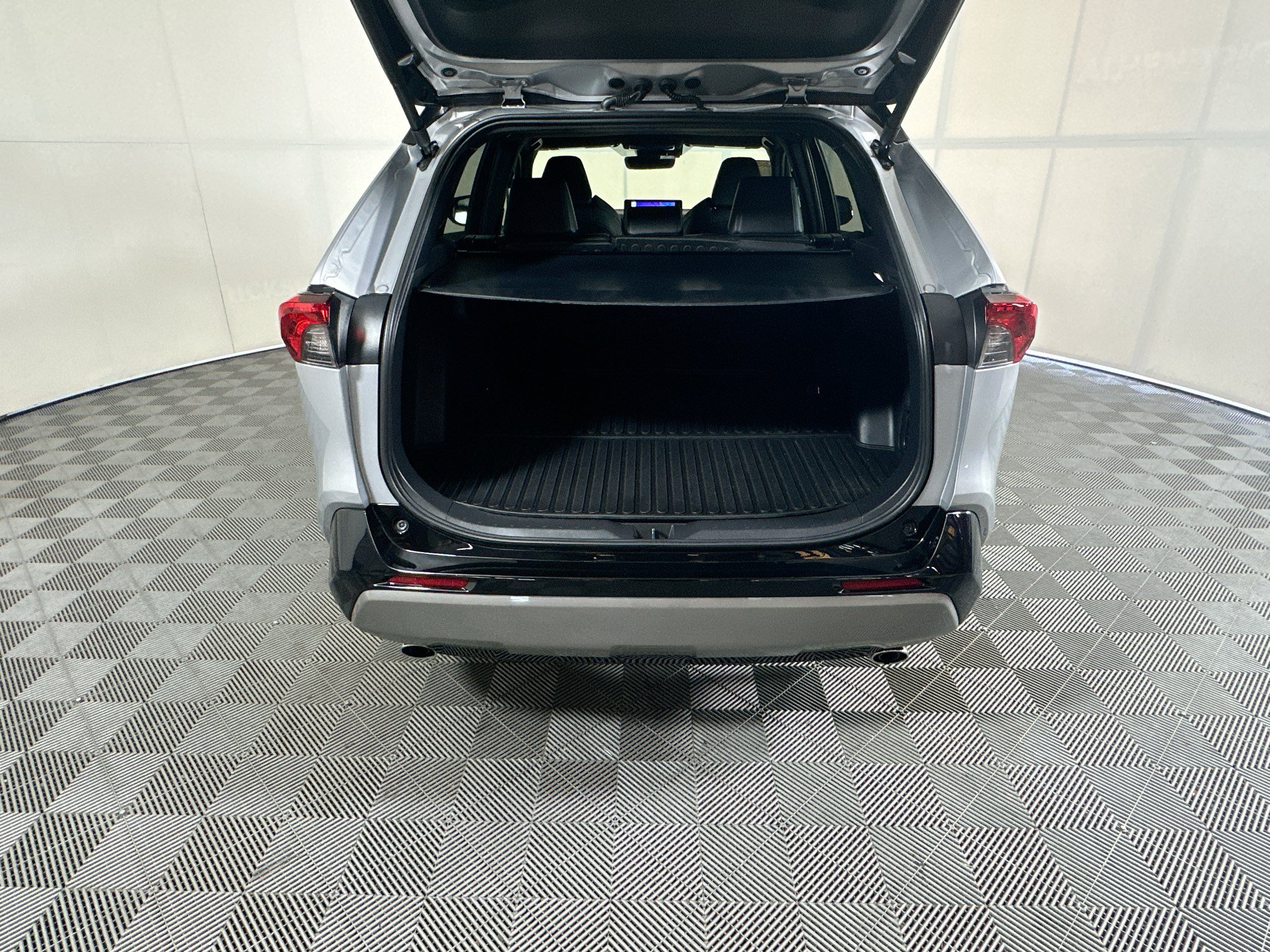 Certified 2025 Toyota RAV4 XSE w/ Weather Package AWD/4WD image 31