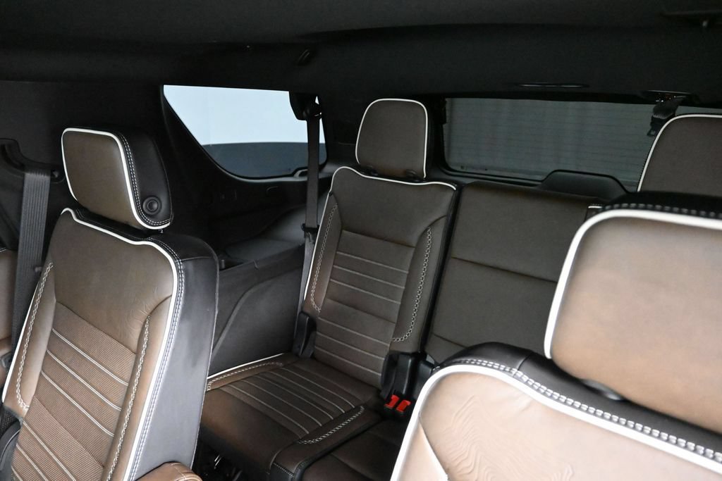 Used 2026 GMC Yukon Denali Ultimate w/ LPO, Floor Liner Package AWD/4WD image 23