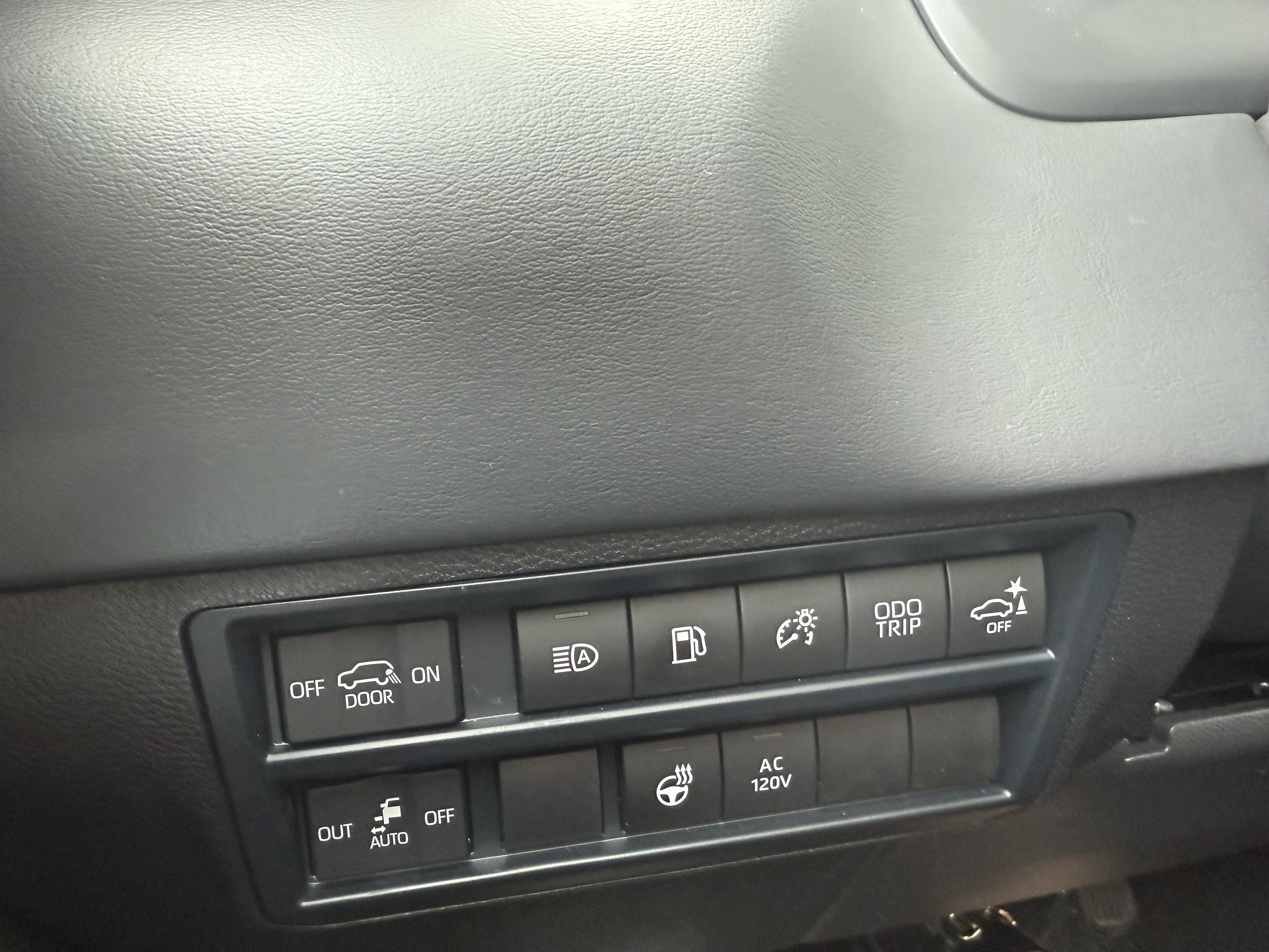 Certified 2025 Toyota Sequoia Platinum AWD/4WD image 16