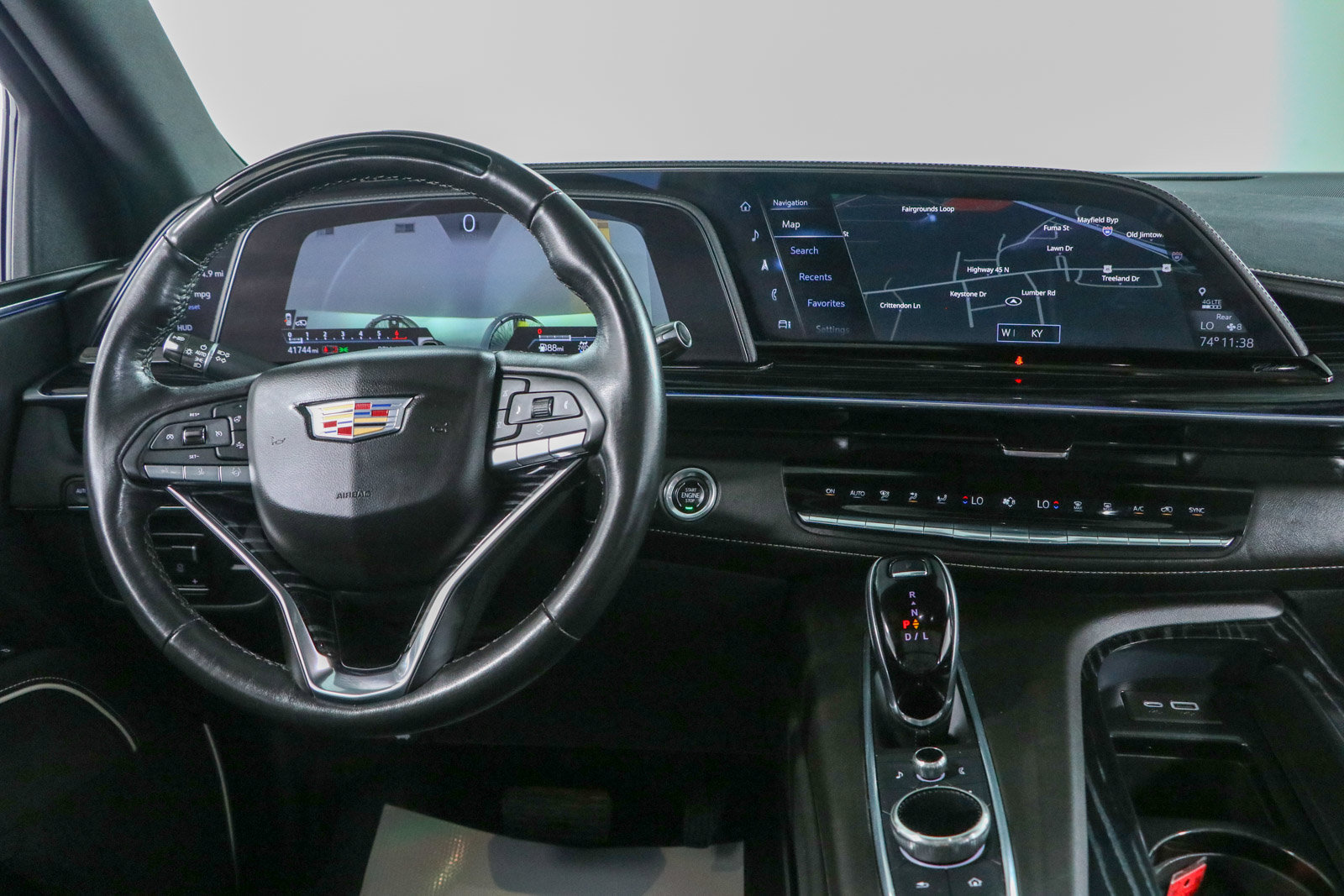Used 2023 Cadillac Escalade Sport w/ Touring Package AWD/4WD image 18