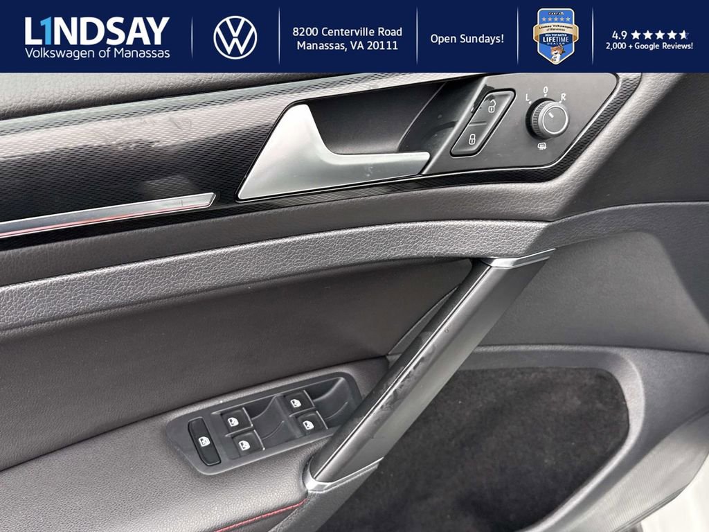 Used 2017 Volkswagen GTI SE image 17