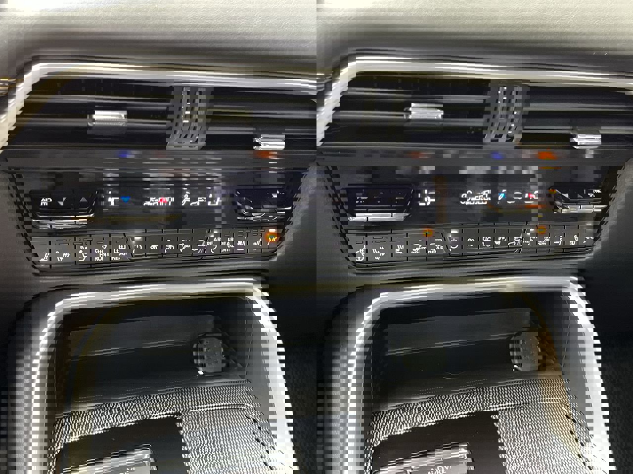 Certified 2025 MAZDA CX-70 Plug-In Hybrid w/ Premium Plus image 22