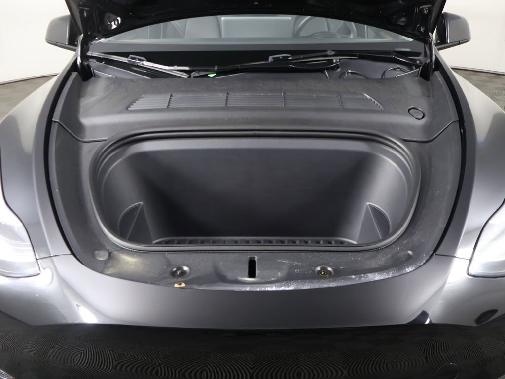 Used 2024 Tesla Model Y Performance image 22
