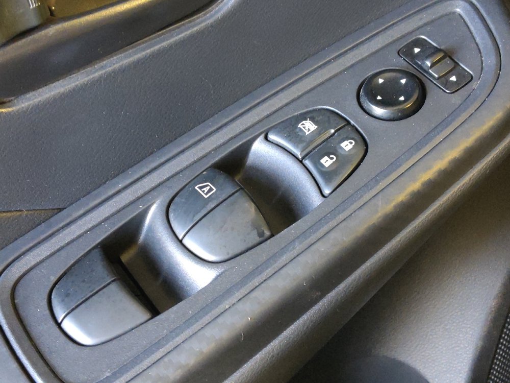 Used 2022 Nissan Versa S FWD image 27