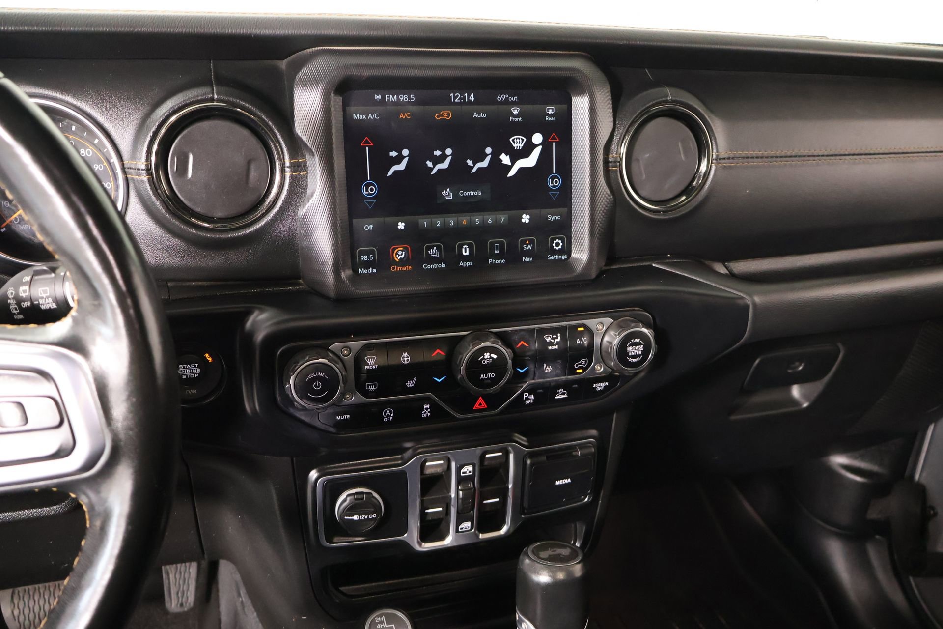 Used 2021 Jeep Wrangler Unlimited Sahara AWD/4WD image 5