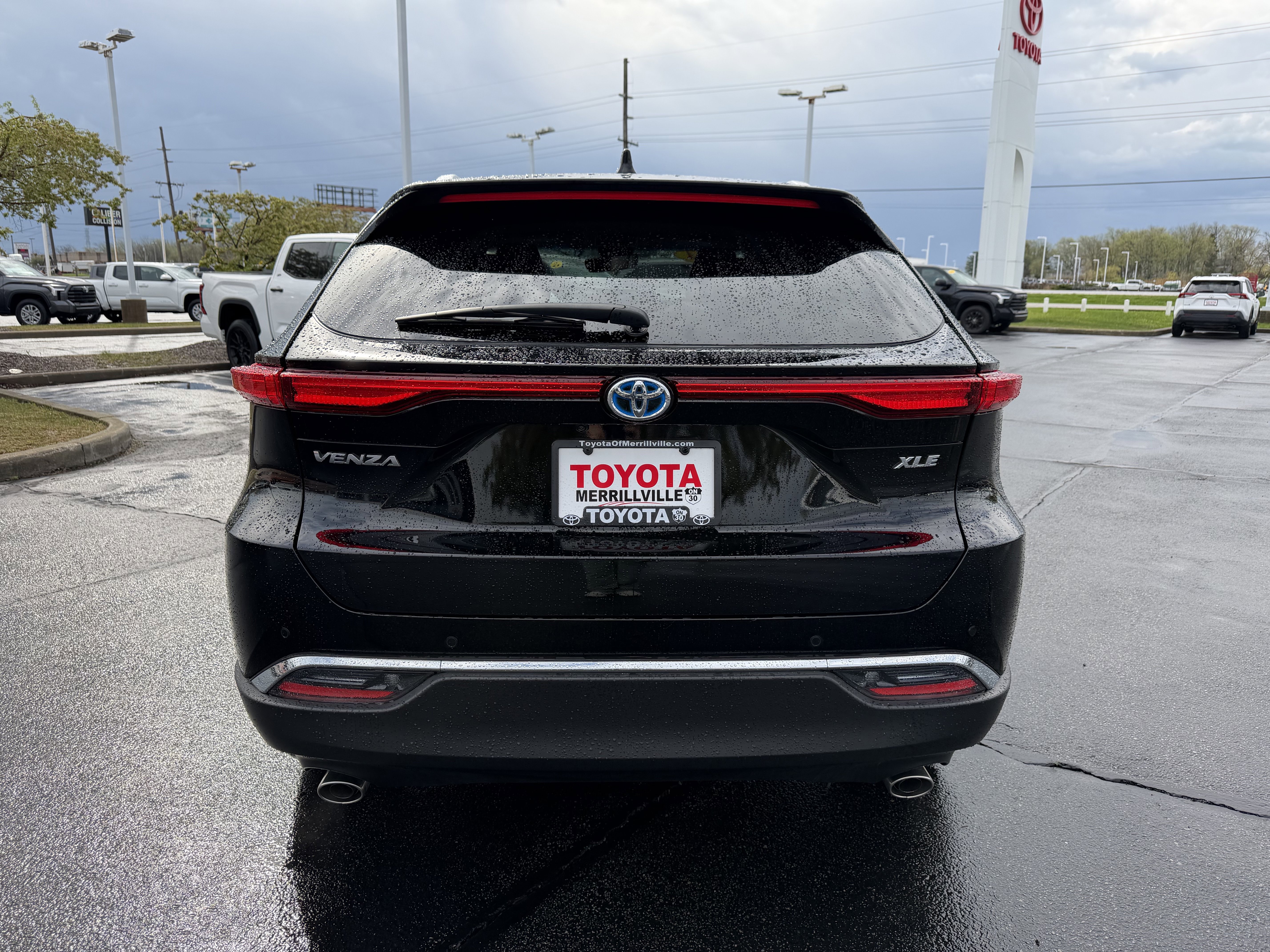 Certified 2024 Toyota Venza XLE image 7