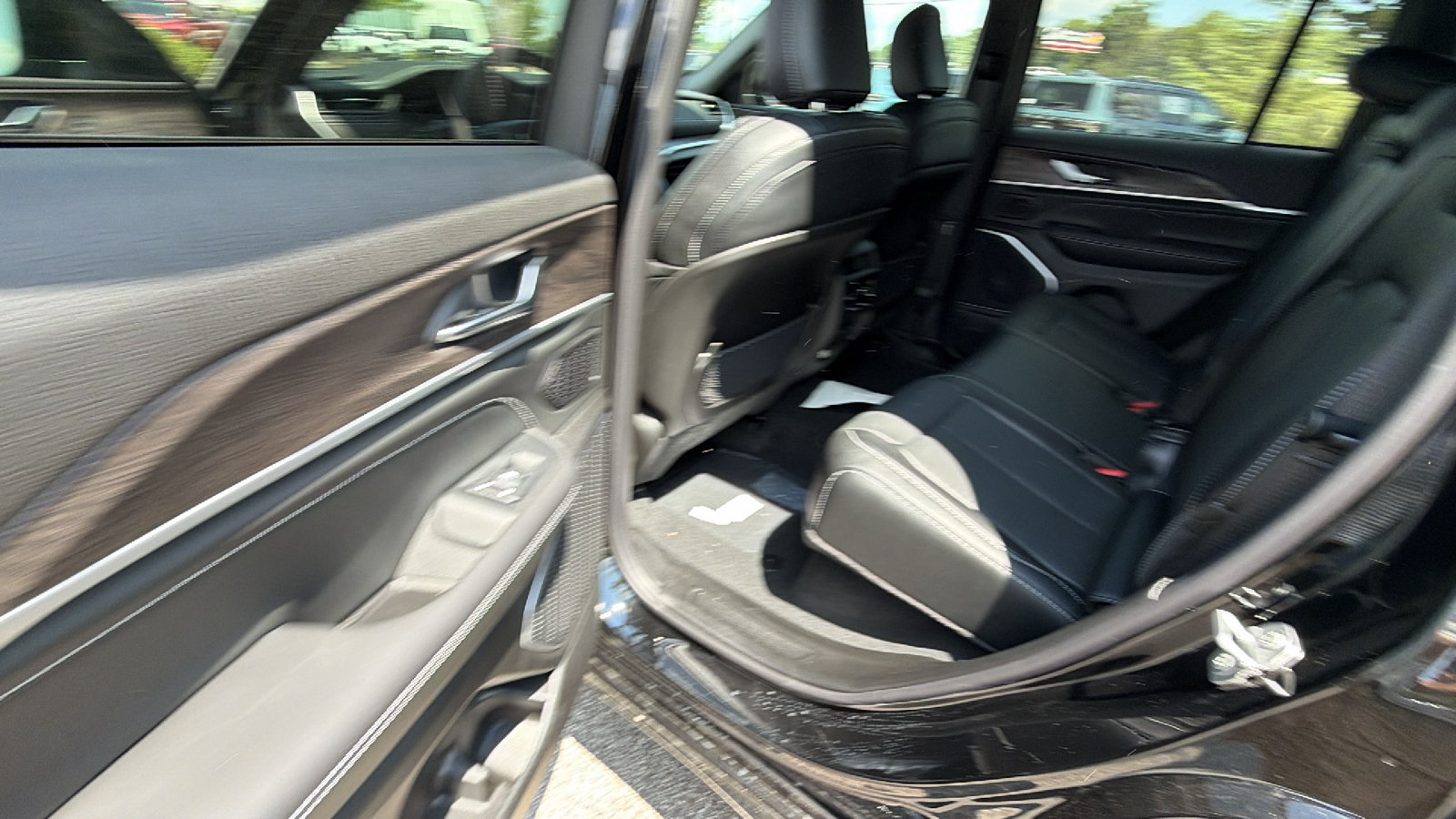 New 2027 Jeep Grand Cherokee Limited AWD/4WD image 20